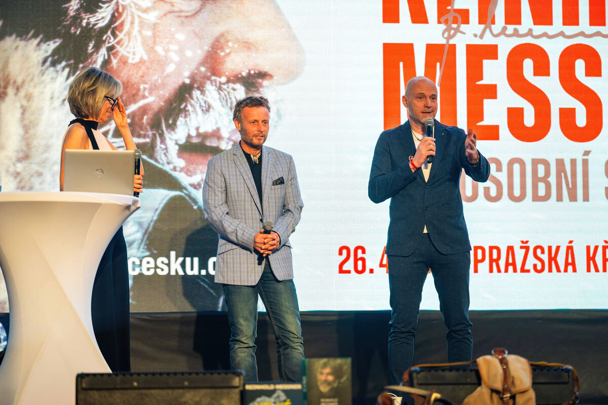 Pražská křižovatka · Moment 06