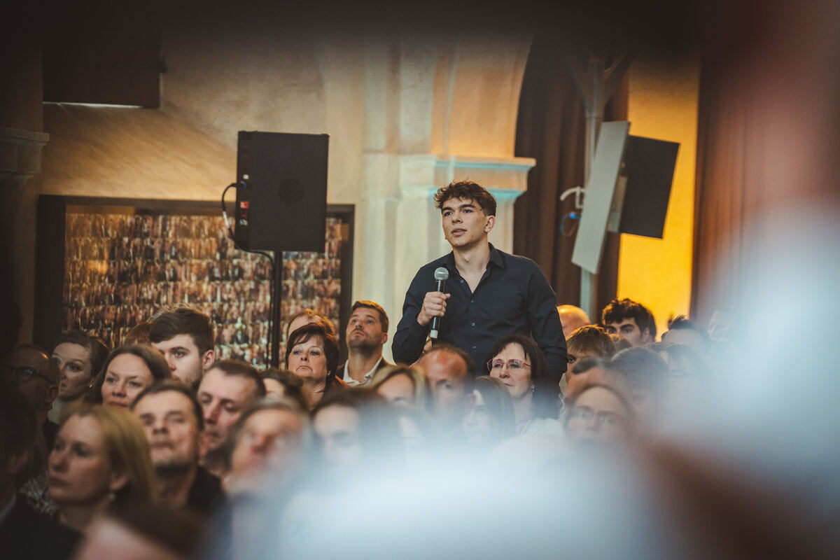 Pražská křižovatka · Moment 24